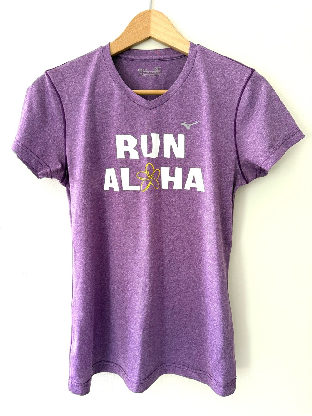 Mizuno Run Aloha Hawaii Athletic Tech Running Shirt Women's Medium Purple